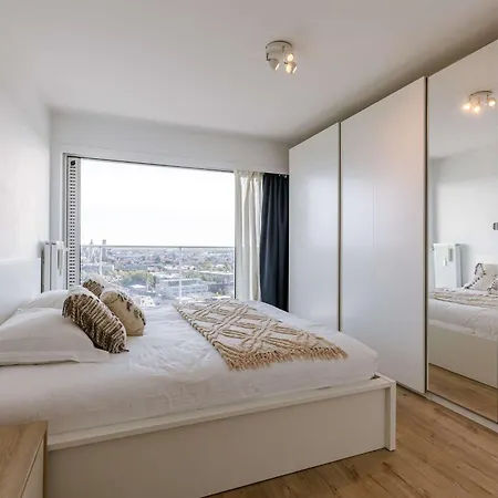 Huswell - Bright With View And Terrace *