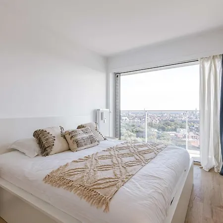Huswell - Bright With View And Terrace Apartament *