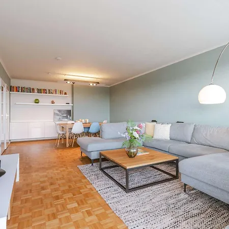 Huswell - Bright With View And Terrace Apartament