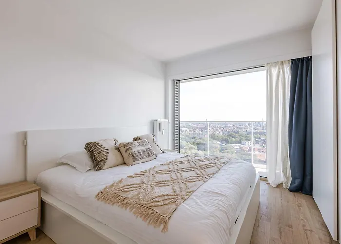 Huswell - Bright With View And Terrace Апартаменты *