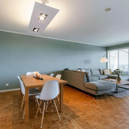 Huswell - Bright With View And Terrace Daire Gent