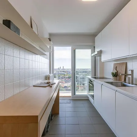 Huswell - Bright With View And Terrace Daire Gent